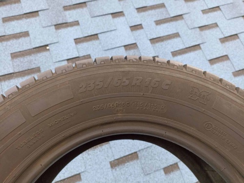 Шины Michelin Agilis 235/65 R16 -- б/у 5