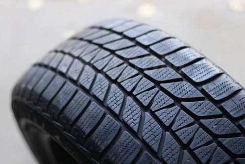 Шины Bridgestone Blizzak LM-35 205/55 R16 -- б/у 3.5